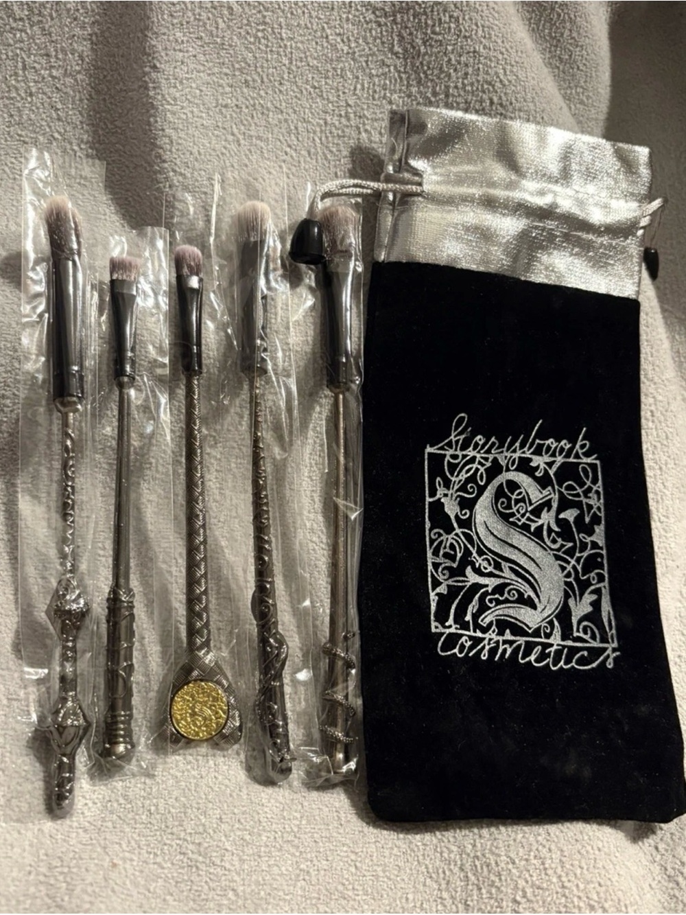 Storybook Cosmetics Silver Decorative Makeup Brush Set with Pouch